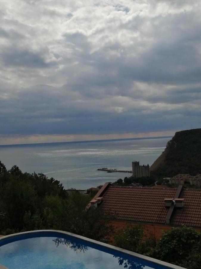 Complex Karia IV Appartement Kavarna Buitenkant foto